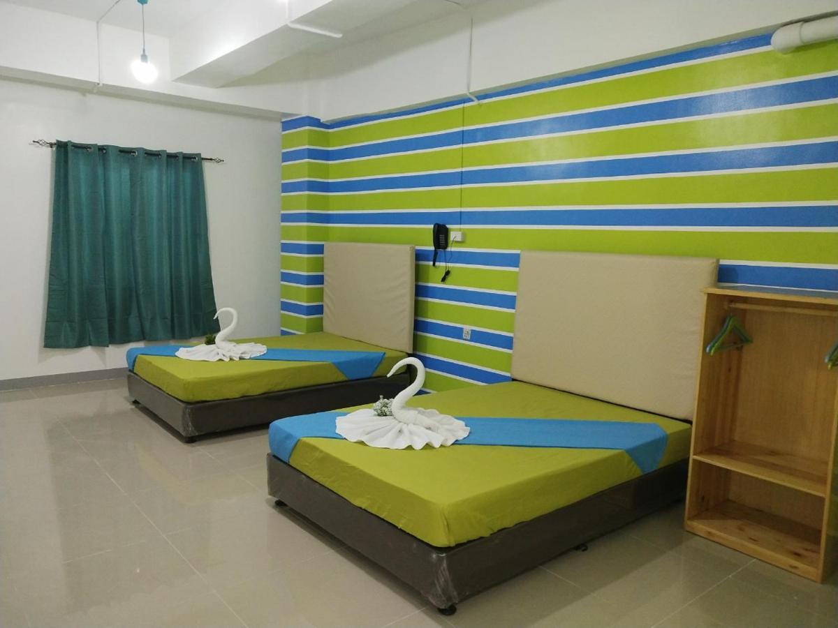 Yuj Inn Pasay Bagian luar foto